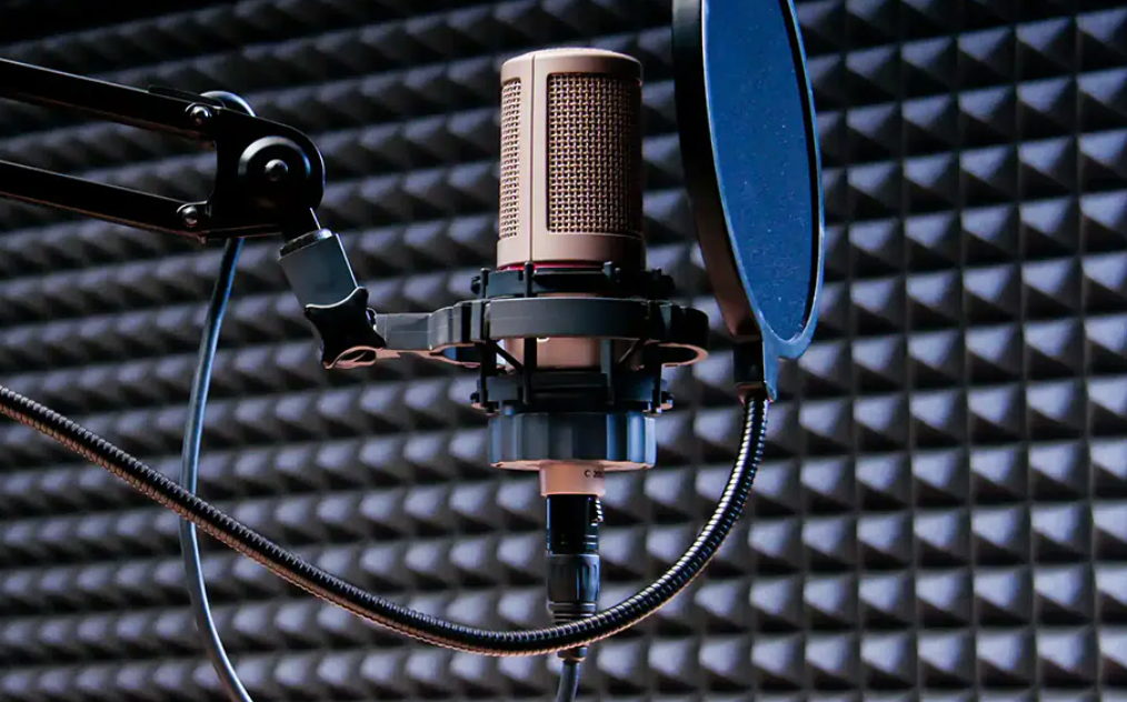 Acoustique d’un home studio : comment traiter une pièce sans se ruiner ?